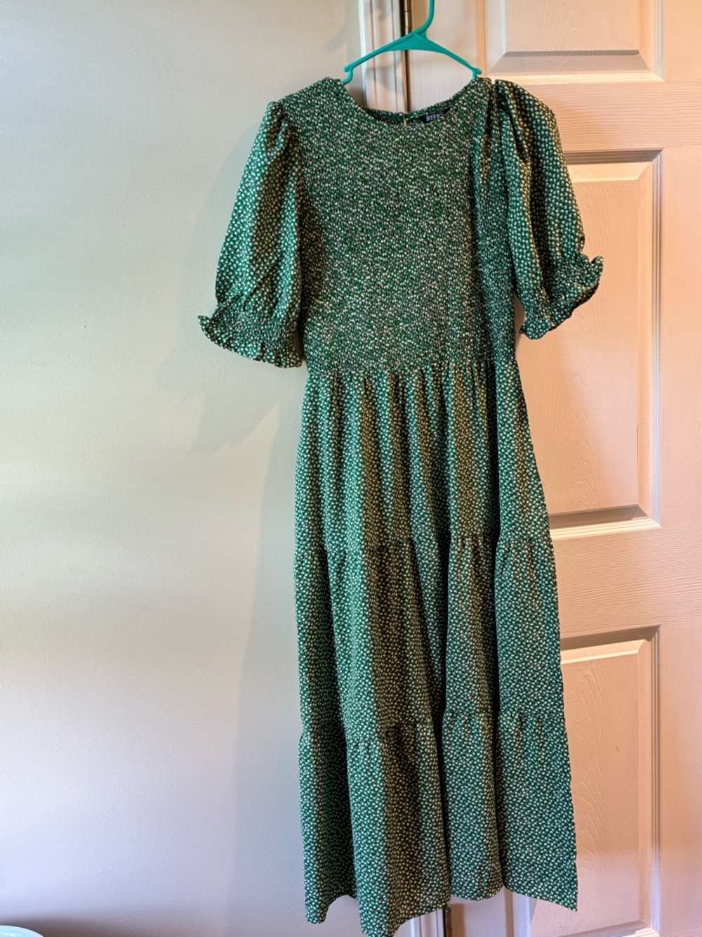 Floral Green Tiered Maxi Dress with Puff Sleeves - Picture 2 of 3